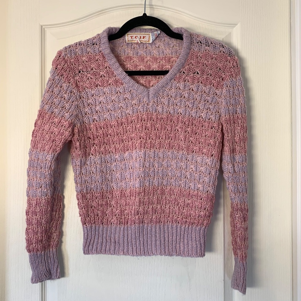 TGIF Vintage-Style Crochet Knit Sweater (M) | Soft Pink & Lilac | Cropped Look